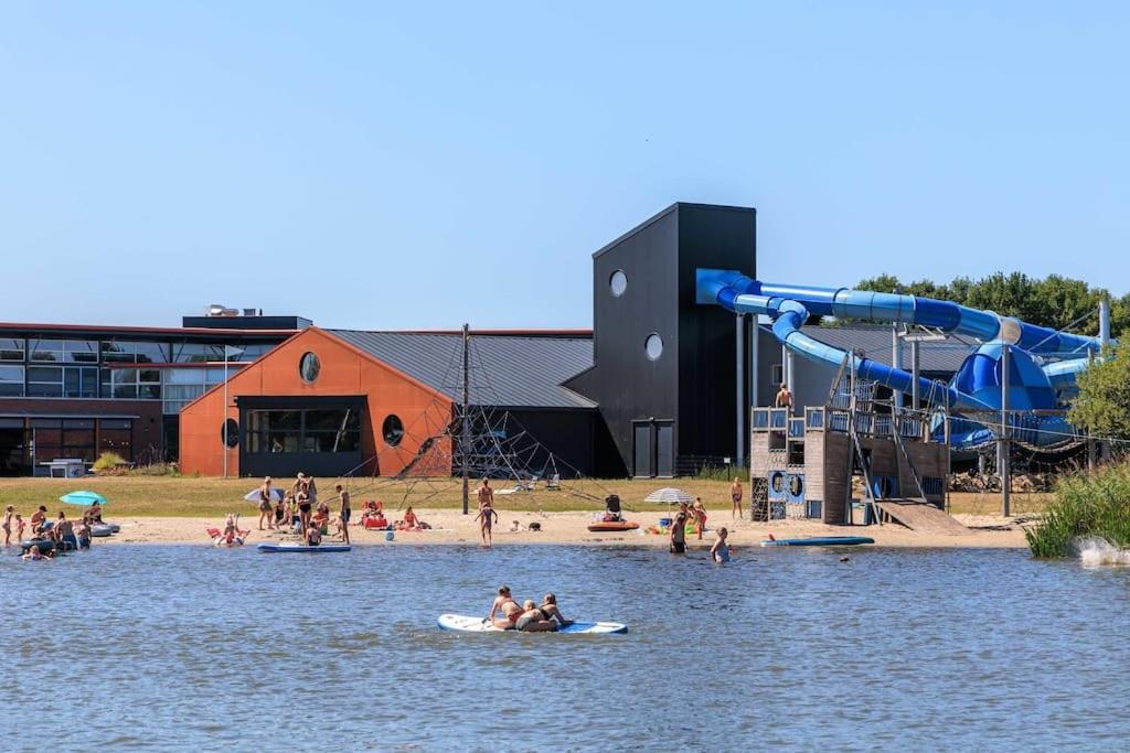 Ervaar 'Fryske Weelde' Op Vijf Sterren Vakantiepark De Kuilart カウドゥム エクステリア 写真
