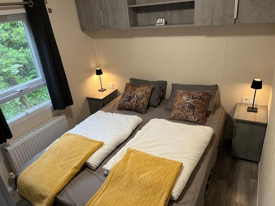 Ervaar 'Fryske Weelde' Op Vijf Sterren Vakantiepark De Kuilart カウドゥム エクステリア 写真