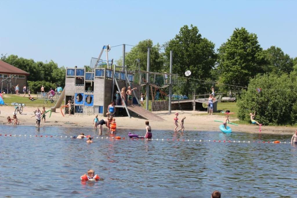 Ervaar 'Fryske Weelde' Op Vijf Sterren Vakantiepark De Kuilart カウドゥム エクステリア 写真